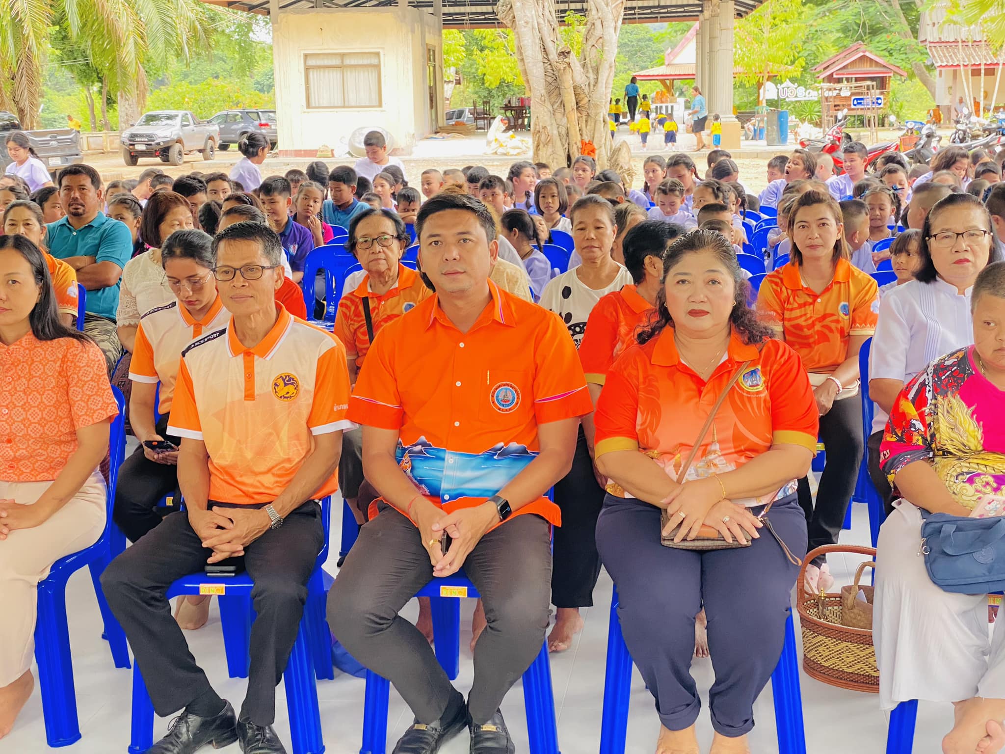 วันศุกร์ที่ 5 กรกฎาคม 2567 เวลา 09.30 น. นายอภิชาติ สวัสดี นายกเทศมนตรีตำบลเคียนซา พร้อมด้วย นางปิยวรรณ กระสันต์ รองนายกเทศมนตรีตำบลเคียนซา เข้าร่วมกิจกรรมเฉลิมพระเกียรติ เนื่องในโอกาสวันคล้ายวันประสูติสมเด็จพระเจ้าน้องนางเธอ เจ้าฟ้าจุฬาภรณลัยลักษณ์ อัครราชกุมารีกรมพระศรีสวางควัฒน วรขัตติยราชนารี 4 กรกฎาคม 2567 ณ วัดเพ็งประดิษฐาราม ตำบลเคียนซา อำเกอเคียนซา จังหวัดสุราษฎร์ธานี