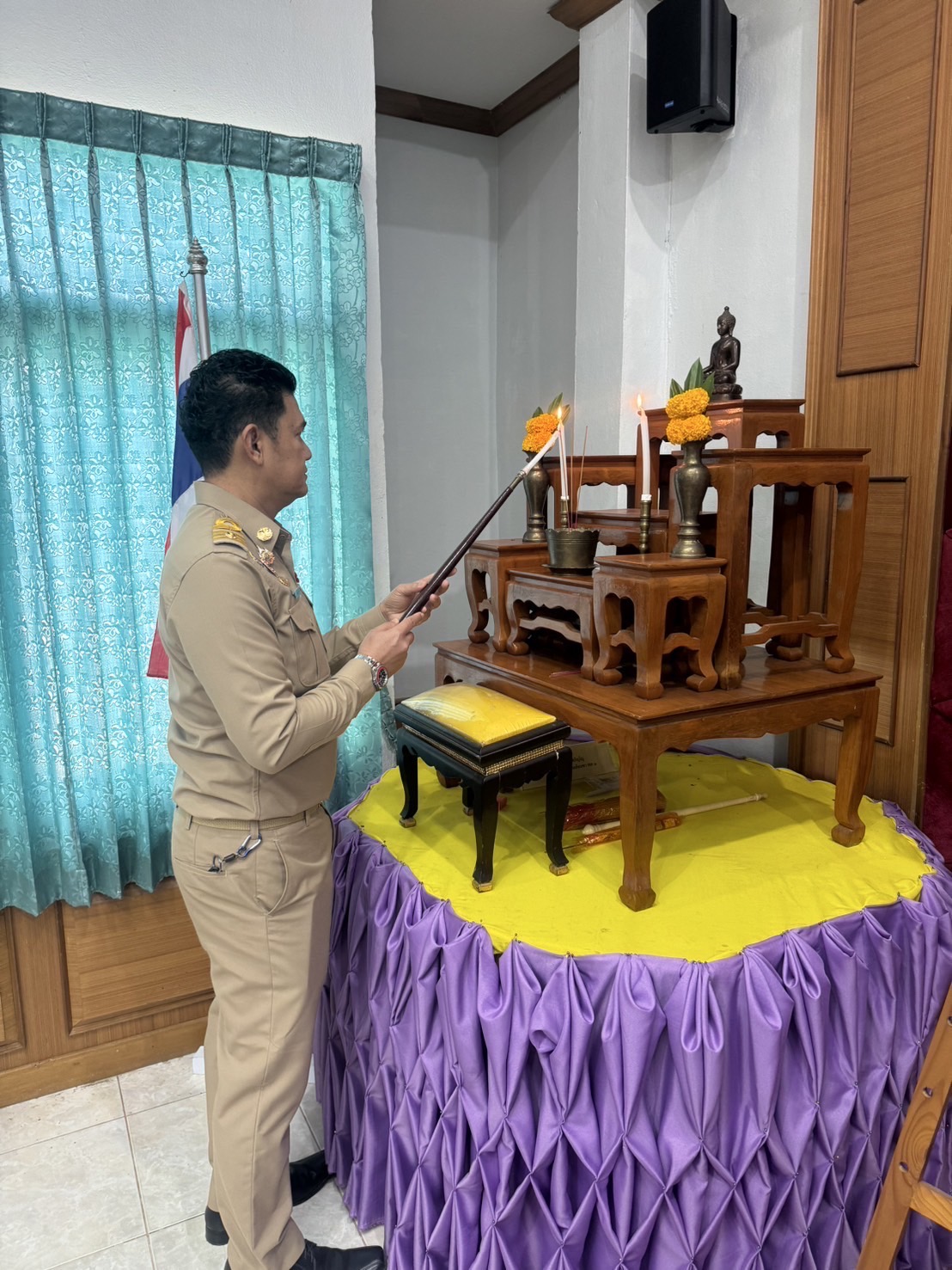 วันจันทร์ที่ 23 ธันวาคม 2567 เวลา 09.30 น. นายอภิชาติ สวัสดี นายกเทศมนตรีตำบลเคียนซา พร้อมด้วยคณะผู้บริหาร สมาชิกสภาเทศบาล ปลัดเทศบาล รองปลัดเทศบาล ผู้อำนวยการสำนัก/กอง พนักงานเทศบาลและผู้เกี่ยวข้องเข้าร่วมประชุมสภาเทศบาลตำบลเคียนซา สมัยสามัญ สมัยที่ 4 ครั้งที่ 1 ประจำปี 2567
โดยมีนายยุทธพงศ์  เมาลีกุล เป็นประธานในการประชุม
ณ ห้องประชุมจันทน์กะพ้อเทศบาลตำบลเคียนซา