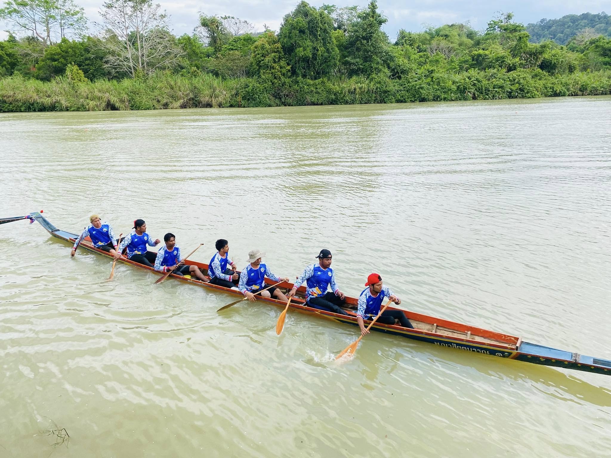 ❤️ภาพบรรยากาศ ❤️
การแข่งขันเรือยาว 7 ฝีพาย 
ณ สนามแข่งเรือท่าน้ำวัดเพ็งประดิษฐาราม 
💚จันทน์กะพ้อบานที่เคียนซา 💚