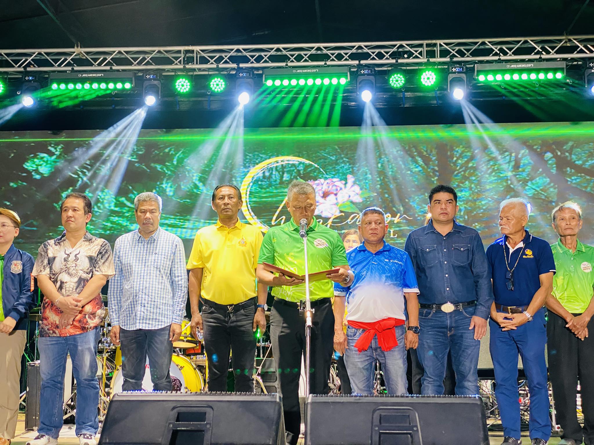 วันศุกร์ ที่ 28 กุมภาพันธ์ 2568 เวลา 19.00 น. นายอภิชาติ สวัสดี นายกเทศมนตรีตำบลเคียนซา พร้อมคณะผู้บริหาร สมาชิกสภา หัวหน้าส่วนราชการ และพนักงานเทศบาลตำบลเคียนซา  ร่วมพิธีเปิดงานจันทน์กะพ้อบานที่เคียนซา สุราษฎร์ธานี ประจำปี 2568 โดยนายสันติ บุญรอด นายอำเภอเคียนซา เป็นประธานในพิธี  โดยผู้นำท้องถิ่น ประชาชนในเขตพื้นที่และใกล้เคียงเทศบาลตำบลเคียนซาเข้าร่วมกิจกรรมในครั้งนี้ ณ ริมเขื่อนท่าน้ำวัดเพ็งประดิษฐาราม
ภายในงานล้อมรอบไปด้วยแสงไฟ สีสันสวยงามสุดตระการตา มีทั้งเครื่องเล่น ของกินมากมายให้เลือกชิมเลือกชม ถือเป็นงานที่ยิ่งใหญ่ เก่าแก่ และสำคัญอย่างยิ่งของชาวอำเภอเคียนซา
🚨ภายในงานพบกิจกรรมมากมาย อาทิเช่น 
- 🎊 พิธีบวชต้นจันทน์กะพ้อ
- ✨พิธีเปิดงานเทศกาลจันทน์กะพ้อบานที่เคียนซาฯ ประจำปี 2568
- 🚤 การแข่งขันเรือยาว 7 ฝีพาย ณ สนามแข่งเรือท่าน้ำวัดเพ็งประดิษฐาราม
- 🕊️การแข่งขันนกกรงหัวจุก ครั้งที่ 3 ณ สนามหน้าที่ว่าการอำเภอเคียนซา
- ⚽การแข่งขันฟุตซอลโกลหนู 4 คน OPEN จันทน์กะพ้อคัพ ครั้งที่ 2    
ณ สนามโรงเรียนวัดเพ็งประดิษฐาราม
- 💃🏻 การแสดงบนเวทีของนักเรียนและหน่วยงานต่างๆ
- 🎆กิจกรรมการแสดง เเสง สี เสียง พลุไฟ🎇
- 📌กิจกรรมการออกบู๊ทนิทรรศการของ หน่วยงานในสังกัดอำเภอเคียนซา
- 🌠กิจกรรมการแสดงสินค้า OTOP ของดีอำเภอเคียนซา
- การจำหน่ายสินค้า และ ของดี อีกมากมาย
🥁พบกับการแสดงดนตรี ชมฟรีตลอดงาน!!!
#มาชมของดีอำเภอเคียนซา 
#แล้วพบกันคะ