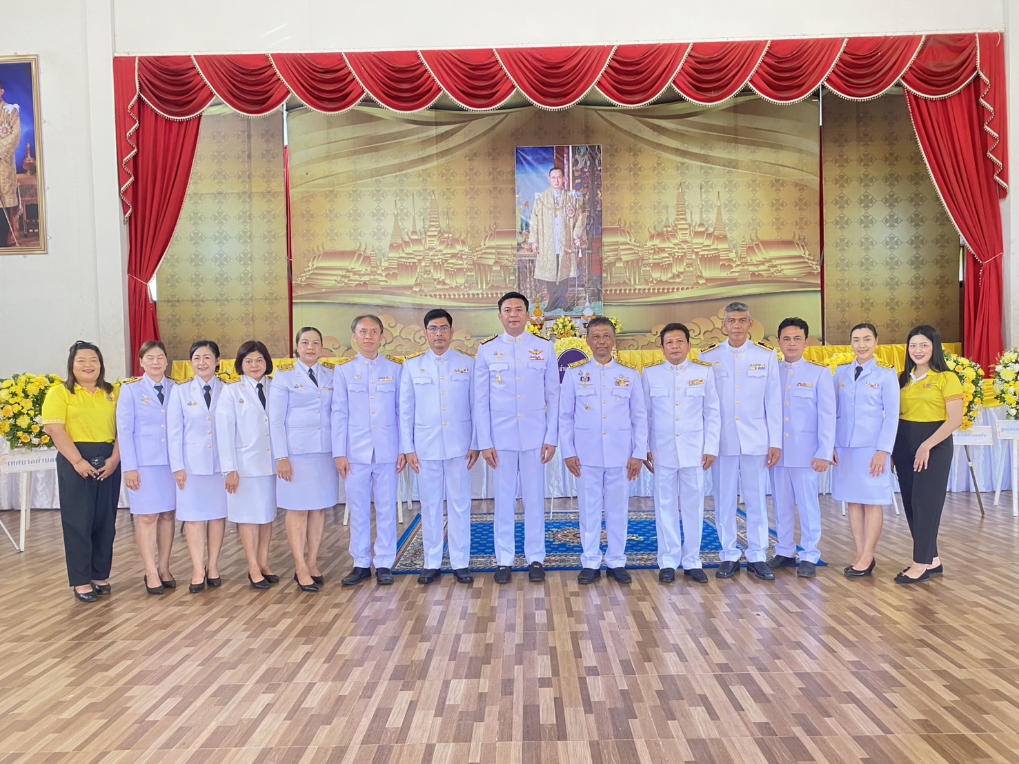 วันจันทร์ที่ 13 ตุลาคม 2568 นายอภิชาติ สวัสดี นายกเทศมนตรีตำบลเคียนซา พร้อมด้วยพนักงานเทศบาล พนักงานจ้างเทศบาลตำบลเคียนซา  เข้าร่วมกิจกรรม เนื่องในวันนวมินทรมหาราช ณ ศาลาประชาคมอำเภอเคียนซา จังหวัดสุราษฎร์ธานี