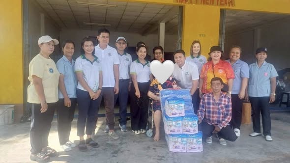 ลงพื้นที่ตรวจเยี่ยมและมอบผ้าอ้อมผู้ใหญ่ ตามโครงการสนับสนุนผ้าอ้อมผู้ใหญ่ แผ่นรองซับการขับถ่ายและผ้าอ้อมทางเลือก ให้แก่บุคคลที่มีภาวะพึ่งพิง และบุคคลที่มีภาวะกลั้นปัสสาวะหรืออุจจาระไม่ได้ ประจำปี 2569