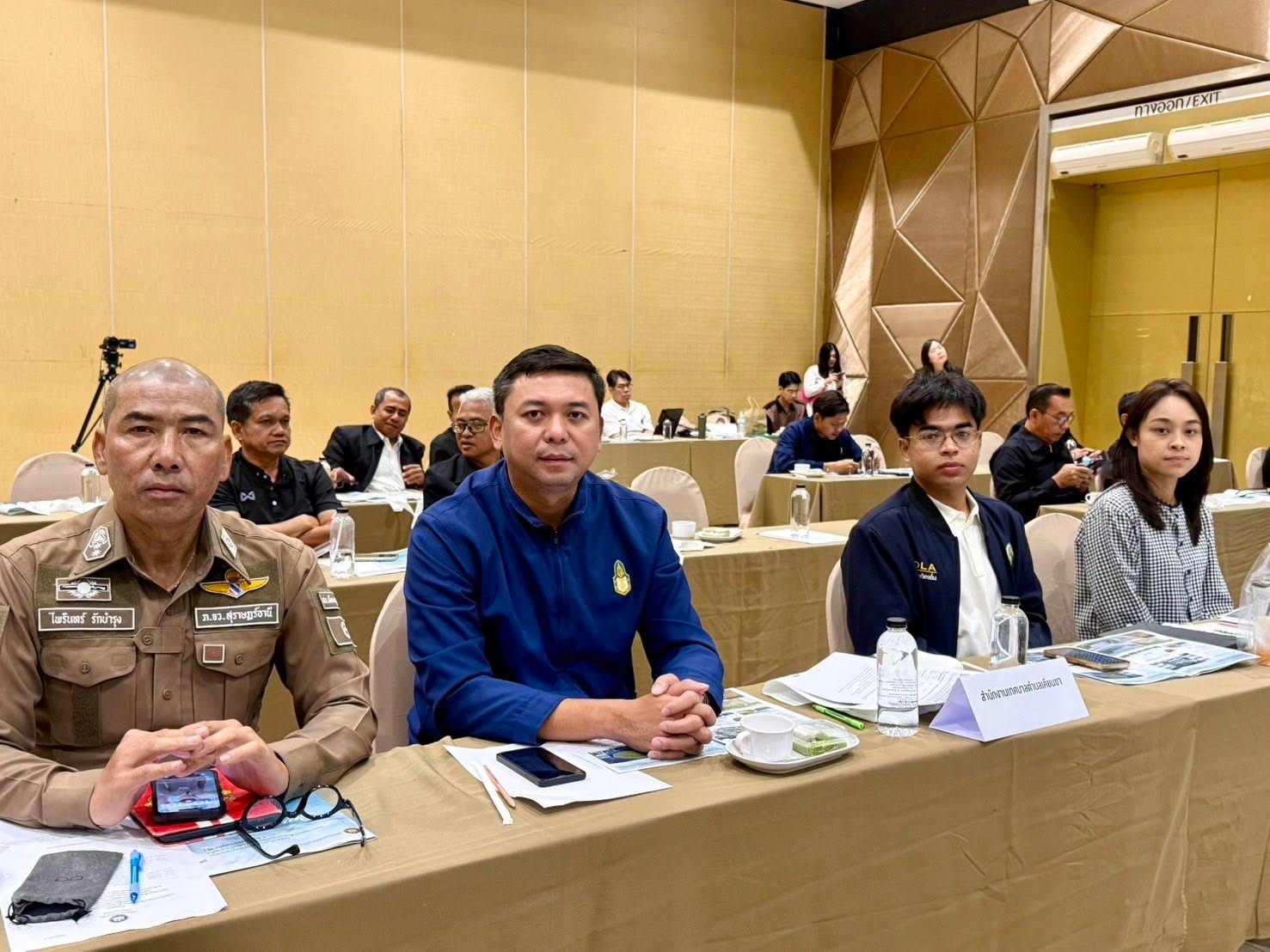 เข้าร่วมประชุมเชิงปฎิบัติการ ครั้งที่ 1 ค่าใช้จ่ายในการจ้างออกแบบรายละเอียดโครงการพัฒนาพื้นที่กลุ่มจังหวัดภาคใต้ฝั่งอ่าวไทย ระยะที่ 3 จังหวัดสุราษฎร์ธานี ณ ห้องประชุมบรรจงแกรนด์บอลรูม 5 โรงแรมบรรจงบุรี ตำบลมะขามเตี้ย อำเภอเมืองสุราษฎร์ธานี จังหวัดสุราษฎร์ธานี