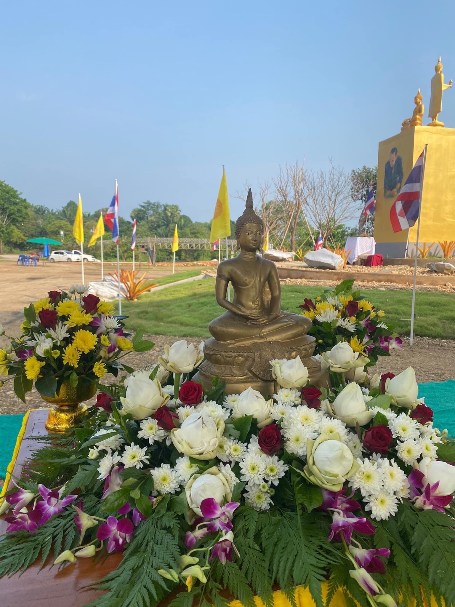 ร่วมโครงการการจัดงานประเพณี วันสงกรานต์และวันผู้สูงอายุ ประจำปี 2565 ณ ริมเขื่อนท่าน้ำวัดเพ็งประดิษฐาราม 