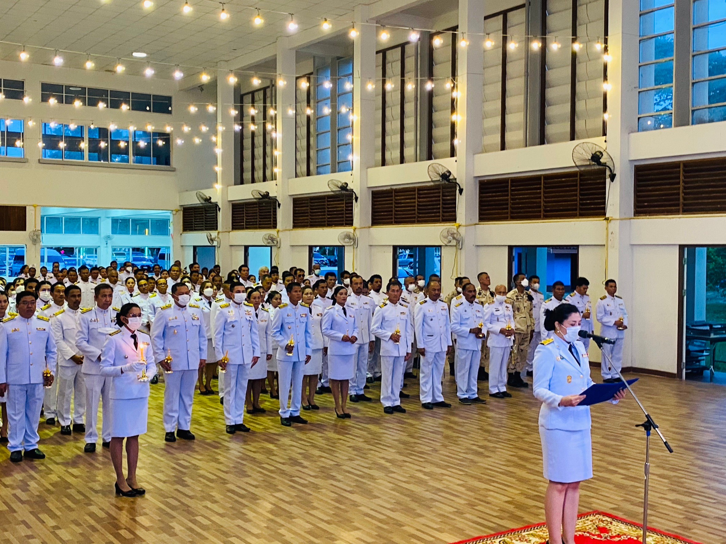 วันเสาร์ ที่ 12 สิงหาคม 2566 เวลา 18.00 น. นายอภิชาติ สวัสดี นายกเทศมนตรีตำบลเคียนซา มอบหมายให้ นางปิยวรรณ กระสันต์ รองนายกเทศมนตรีตำบลเคียนซาพร้อมด้วย รองปลัดเทศบาล ข้าราชการ และพนักงานเทศบาล เข้าร่วมพิธีถวายเครื่องราชสักการะและวางพานพุ่ม และจุดเทียนถวายพระพรชัยมงคล เนื่องในโอกาสวันเฉลิมพระชนมพรรษา สมเด็จพระนางเจ้าสิริกิติ์ พระบรมราชินีนาถ พระบรมราชชนนีพันปีหลวง  🙏ขอพระองค์ทรงพระเจริญยิ่งยืนนาน